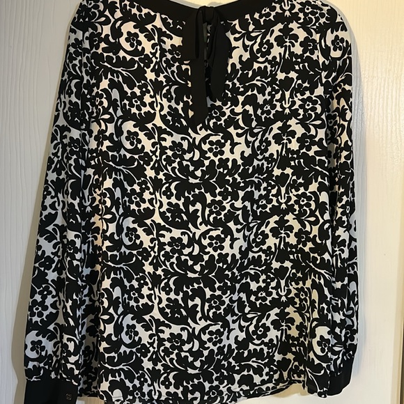LOFT size M black and white blouse - Picture 2 of 5